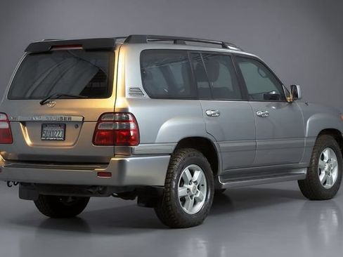 Used 2003 Toyota Land Cruiser AWD/4WD image 2