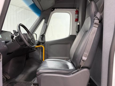 Used 2024 Rivian Delivery 500 FWD image 14