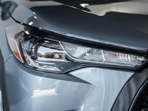 Used 2024 Toyota Corolla Cross L FWD image 9