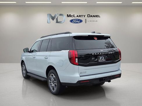 New 2025 Ford Expedition Active image 4