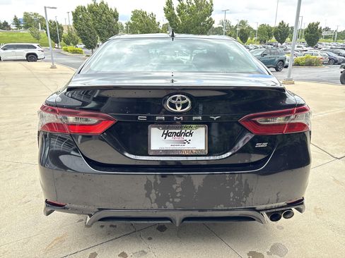 Used 2023 Toyota Camry SE FWD image 8