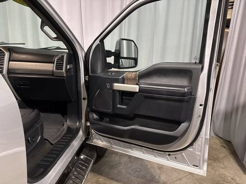 Used 2017 Ford F250 Lariat w/ Chrome Package AWD/4WD image 35