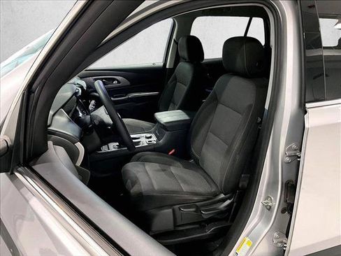 Used 2021 Chevrolet Traverse LS FWD image 27