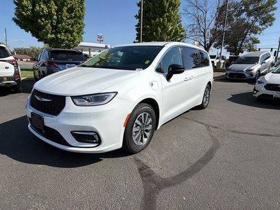 Used 2024 Chrysler Pacifica Limited