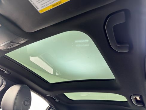 Used 2018 Mercedes-Benz C 300 Sedan image 11