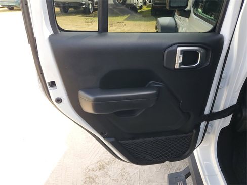 Used 2020 Jeep Wrangler Unlimited Sport image 31