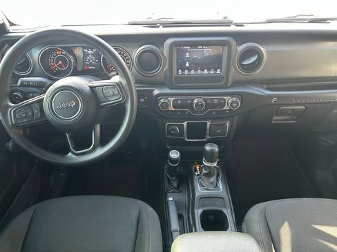 Used 2022 Jeep Wrangler Sport AWD/4WD image 9