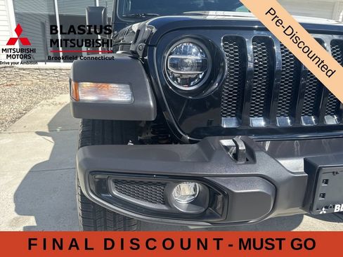 Used 2022 Jeep Wrangler Sport AWD/4WD image 8