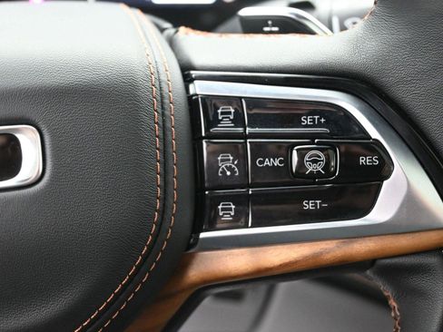 Used 2025 Jeep Grand Cherokee L Summit image 30