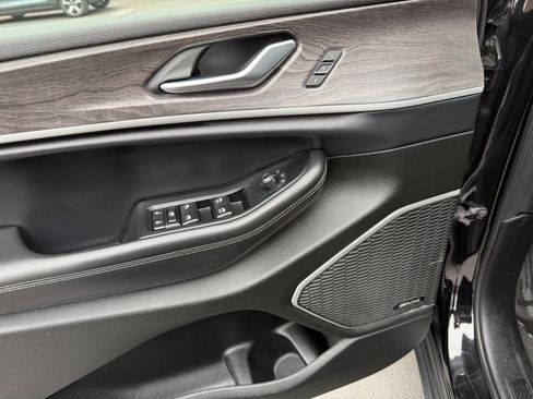 Used 2021 Jeep Grand Cherokee L Limited AWD/4WD image 26