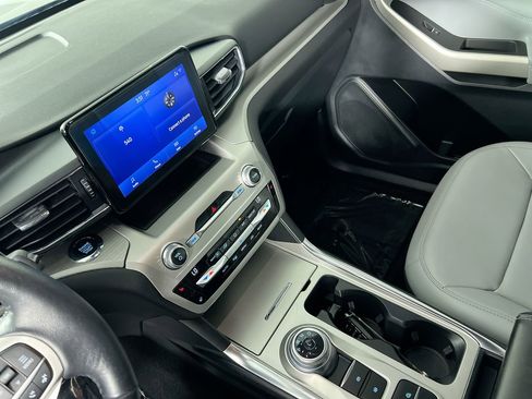 Used 2021 Ford Explorer XLT w/ Equipment Group 202A image 23