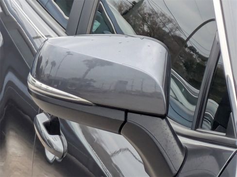 Used 2020 Toyota RAV4 XLE image 11