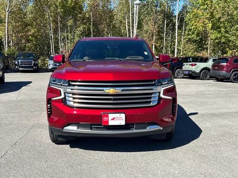 Certified 2024 Chevrolet Suburban High Country w/ Advanced Technology Package image 9