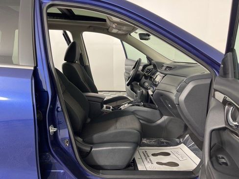 Used 2018 Nissan Rogue SV w/ Sun & Sound Touring Package image 36