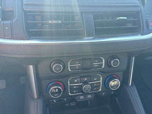 Used 2024 Chevrolet Suburban LT image 13