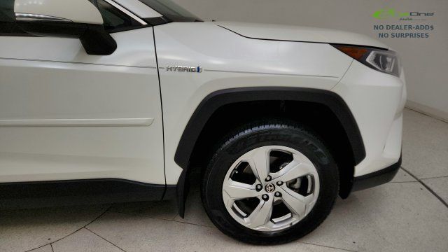 Used 2021 Toyota RAV4 XLE Premium AWD/4WD image 21