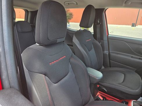 Used 2020 Jeep Renegade Trailhawk w/ Cold Weather Group AWD/4WD image 36