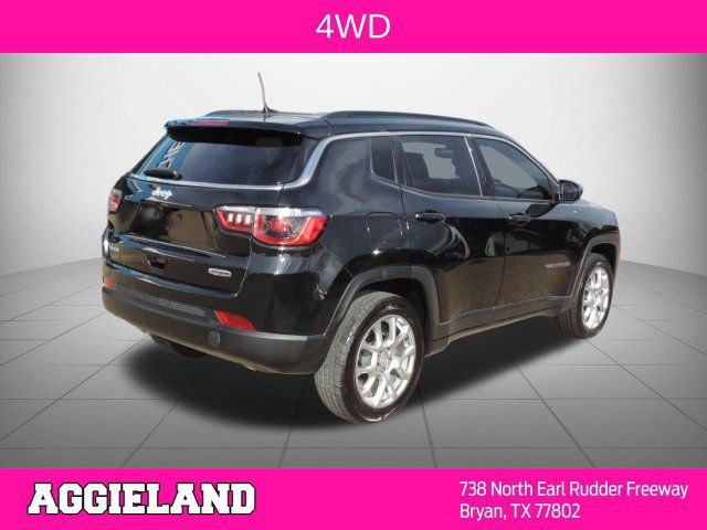 Used 2023 Jeep Compass Latitude AWD/4WD image 4