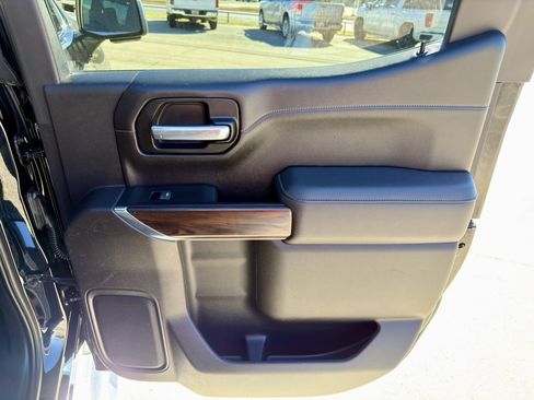 Used 2022 GMC Sierra 1500 SLT image 30