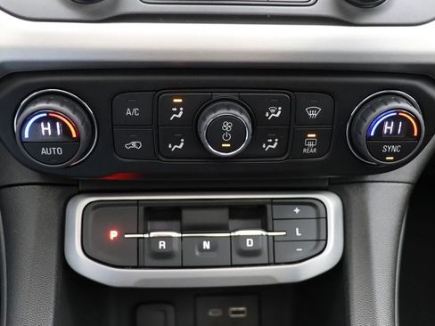 Used 2023 GMC Acadia SLE w/ Driver Convenience Package image 23