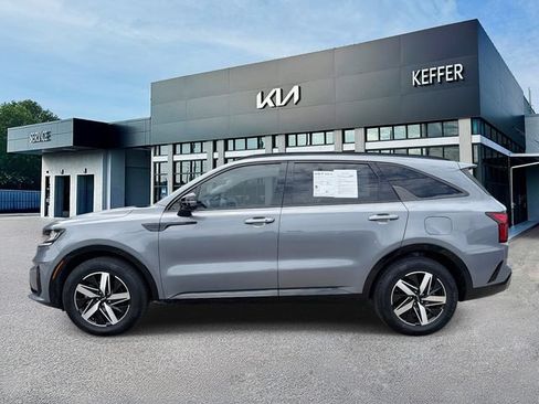 Certified 2023 Kia Sorento S w/ Panoramic Sunroof Package FWD image 5