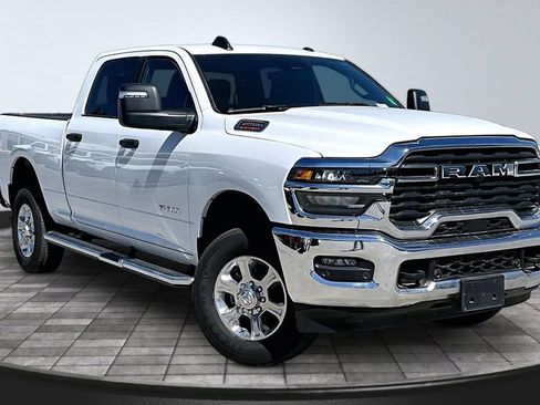 Certified 2026 RAM 2500 Big Horn AWD/4WD image 35