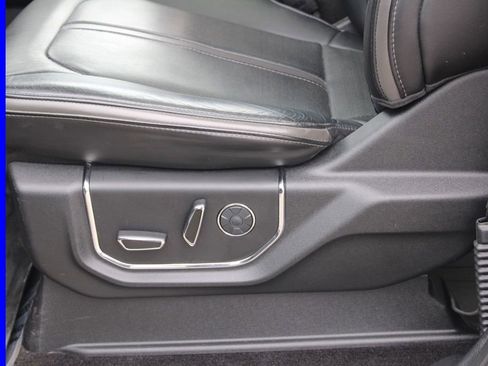 Used 2017 Ford F150 Platinum w/ Equipment Group 701A Luxury image 18