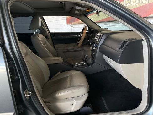 Used 2007 Chrysler 300 Touring image 21