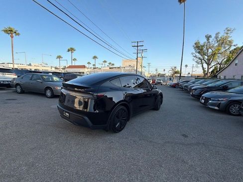 Used 2026 Tesla Model Y 2WD image 2