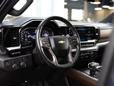 Used 2022 Chevrolet Silverado 1500 High Country w/ High Country Premium Package image 15