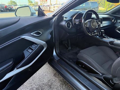 Used 2021 Chevrolet Camaro LT image 19