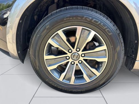 Used 2019 Nissan Armada SL w/ Premium Package AWD/4WD image 8