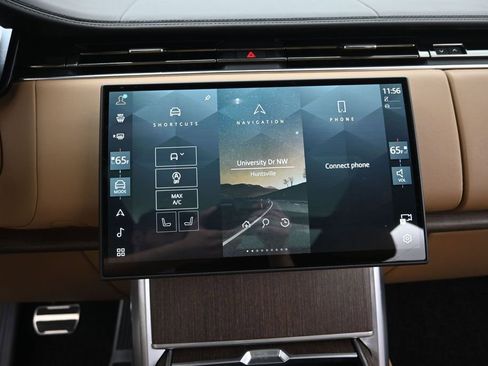 Used 2025 Land Rover Range Rover Long Wheelbase SE AWD/4WD image 32