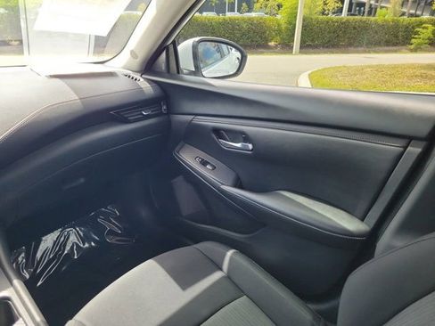 Used 2024 Nissan Sentra SV FWD image 15