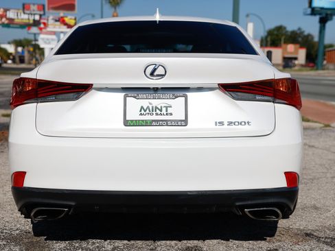 Used 2017 Lexus IS 200t image 12