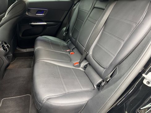 Used 2024 Mercedes-Benz GLC 300 image 7