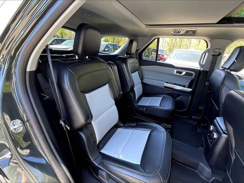 Used 2024 Ford Explorer XLT w/ Equipment Group 202A image 26