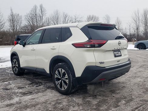 Used 2023 Nissan Rogue SV image 7