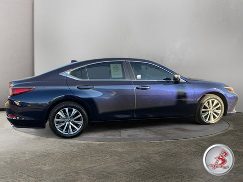 Used 2019 Lexus ES 350 w/ Luxury Package image 8