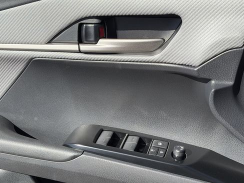 New 2026 Toyota Camry Hybrid FWD image 16