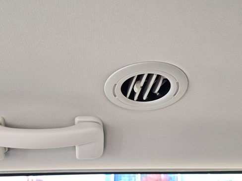 Used 2013 Chrysler Town & Country Touring image 28