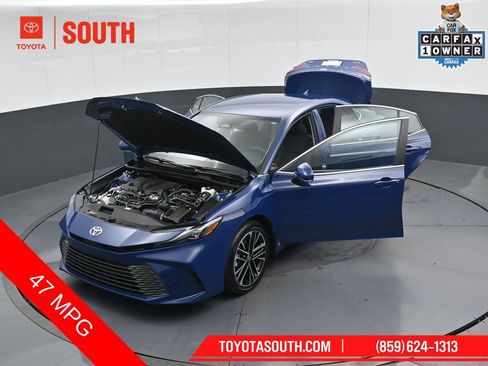 Used 2025 Toyota Camry XLE FWD image 53
