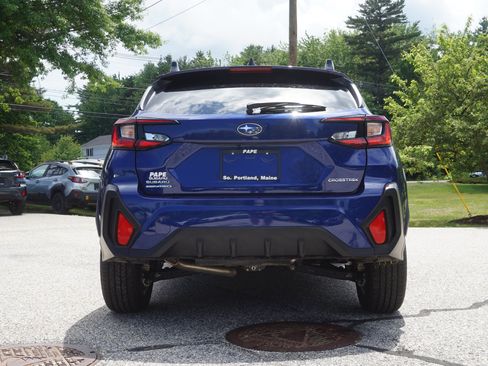 Used 2025 Subaru Crosstrek 2.5i Premium AWD/4WD image 6