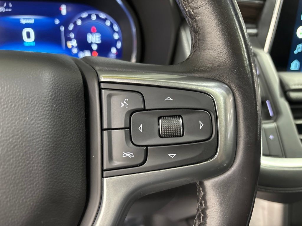 Used 2022 Chevrolet Suburban LT AWD/4WD image 16