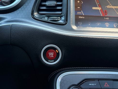 Used 2015 Dodge Challenger SRT w/ Technology Group image 40