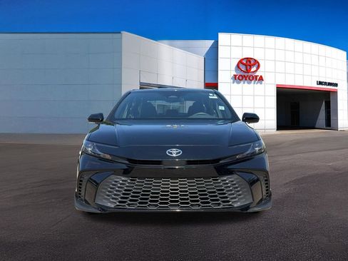 Used 2026 Toyota Camry SE FWD image 4
