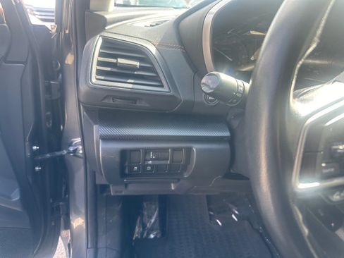 Used 2021 Subaru Crosstrek 2.0i Premium image 12