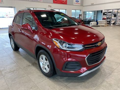 Used 2020 Chevrolet Trax LT w/ Driver Confidence Package image 7