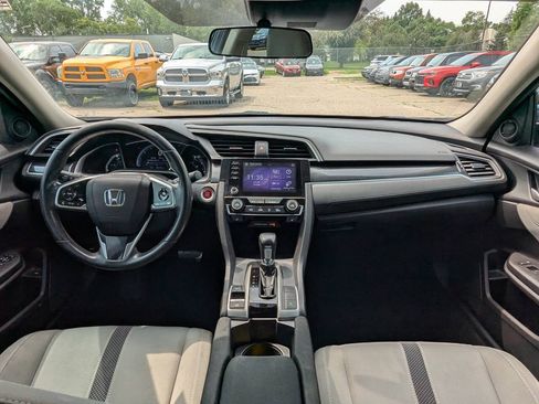Used 2019 Honda Civic EX image 2