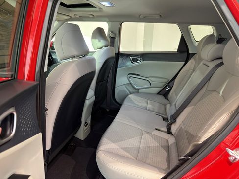 Certified 2024 Kia Soul EX image 20